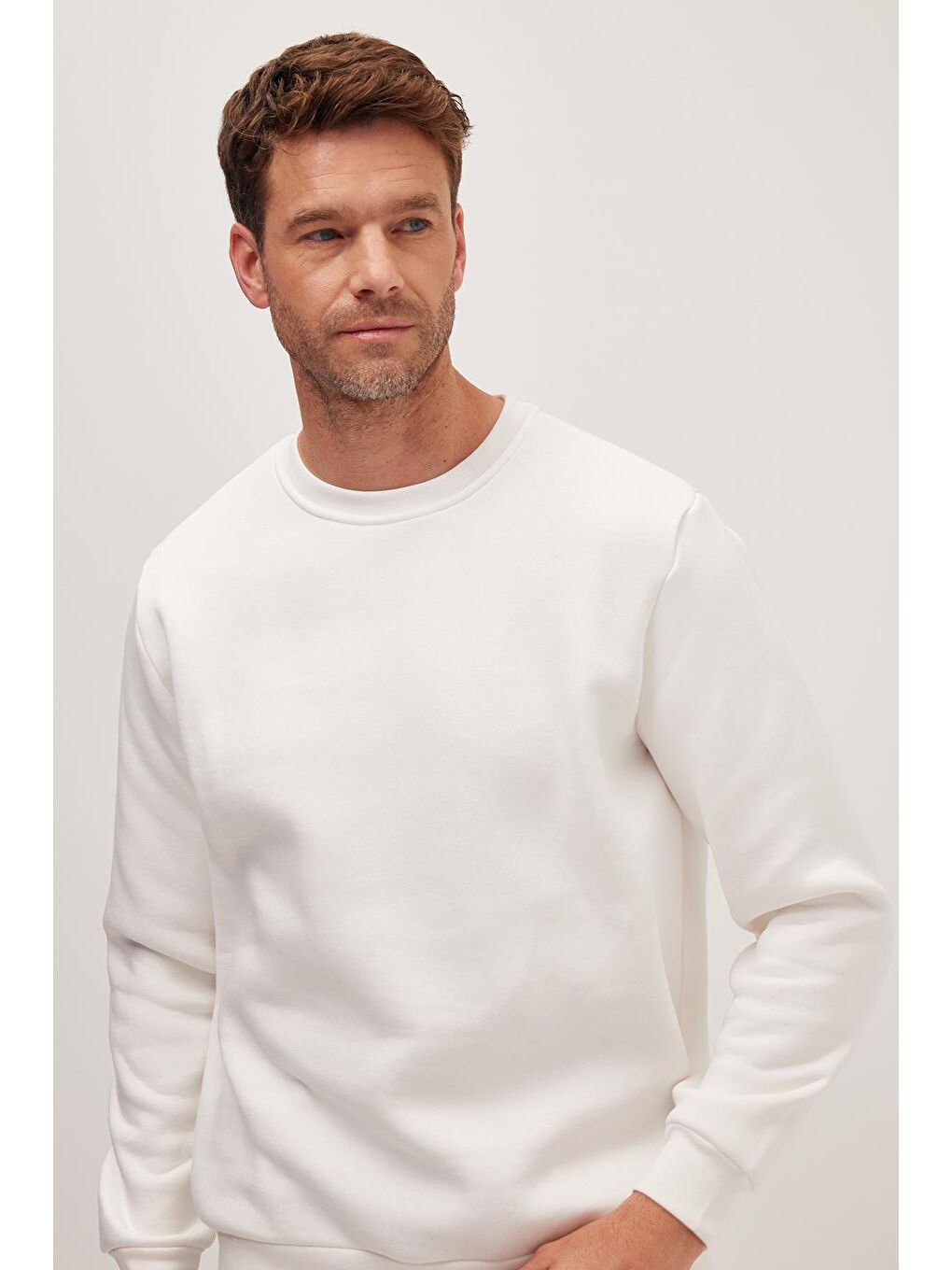 Unisex Relax Fit Rahat Kesim Pamuklu Yumuşak Dokulu İçi Polarlı Beyaz Bisiklet Yaka Sweatshirt-1