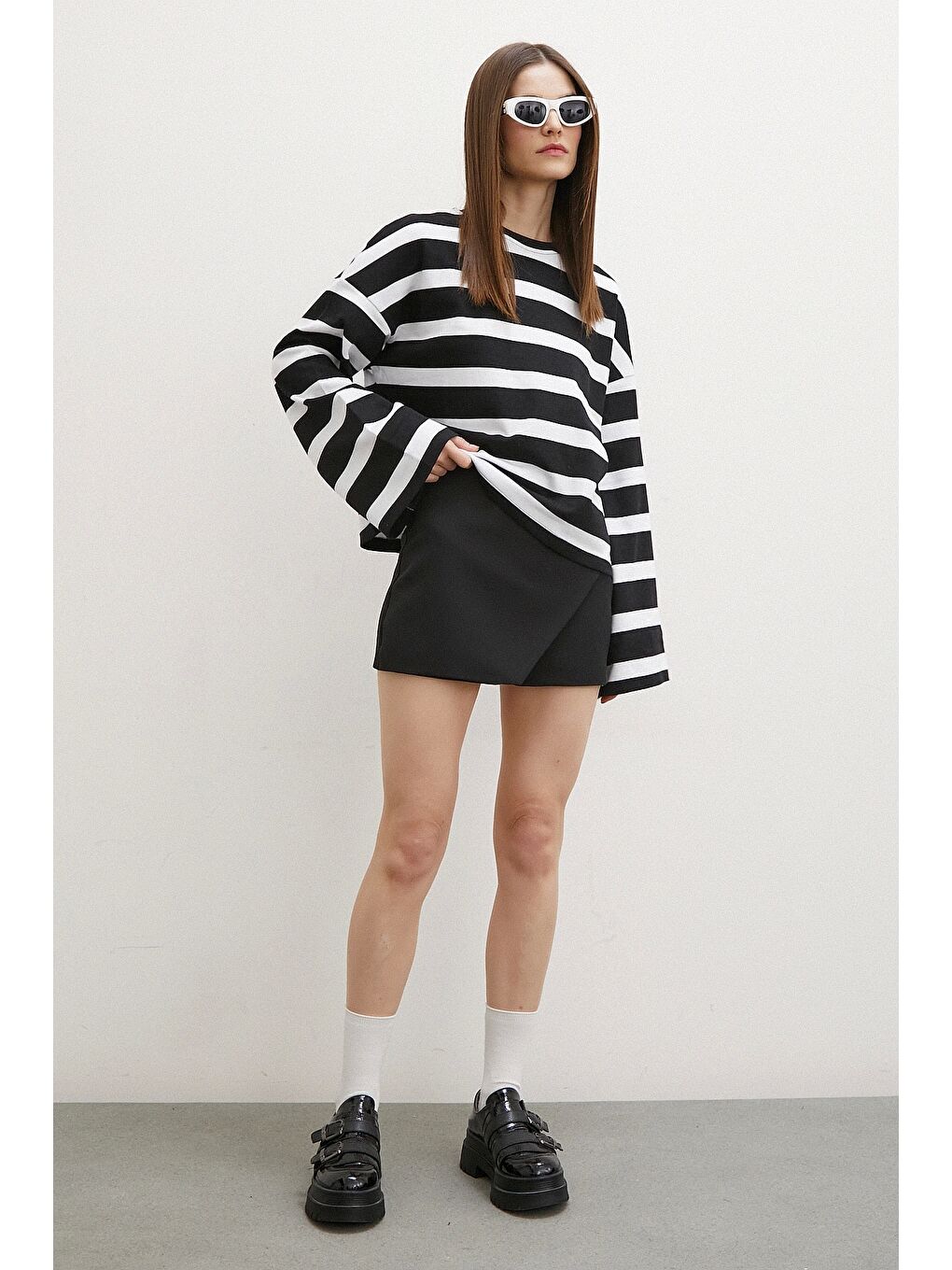 Geniş Kollu Çizgili Kazak Siyah-2