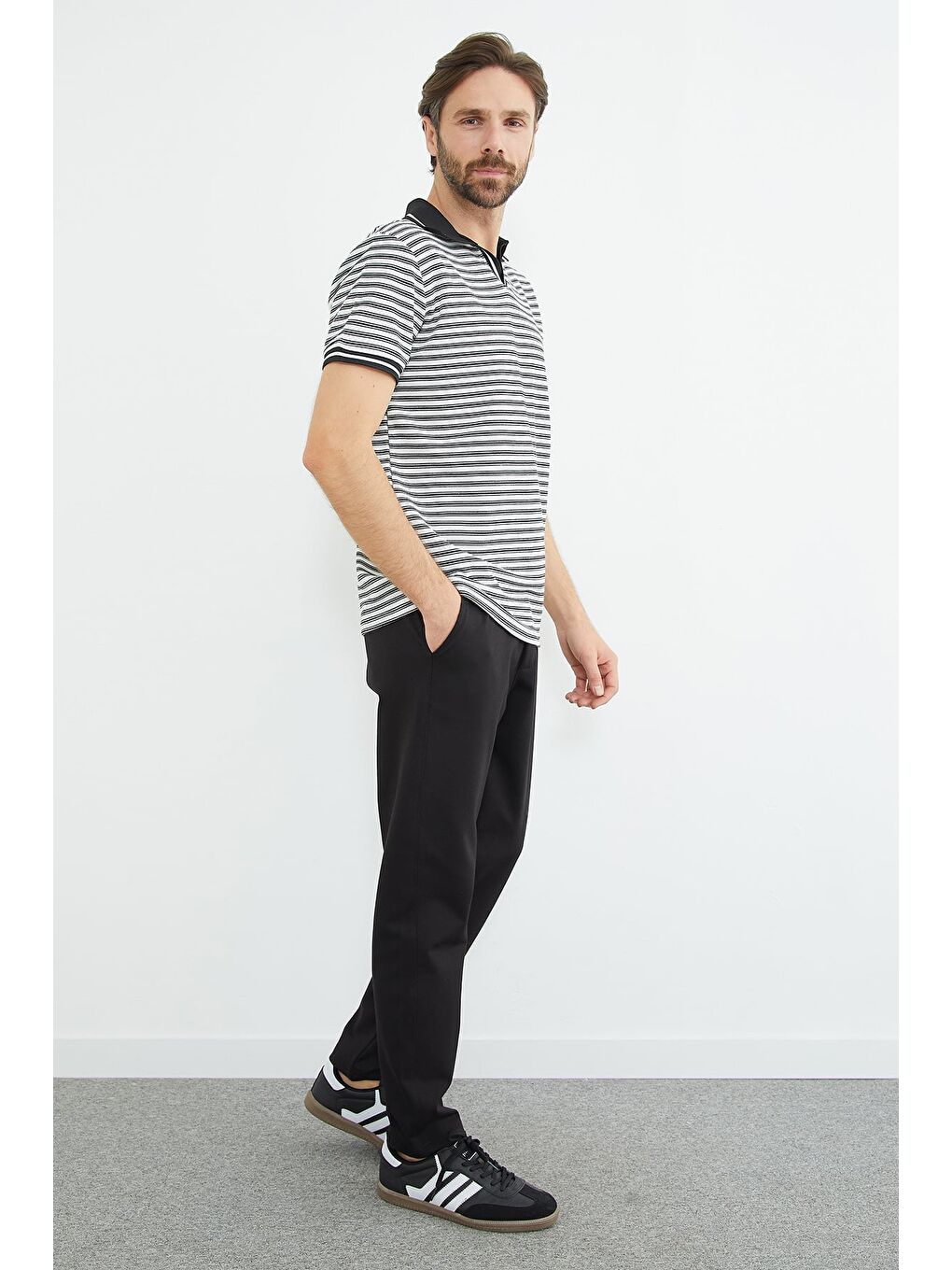 Siyah Çizgili Polo Yaka Tişört-2