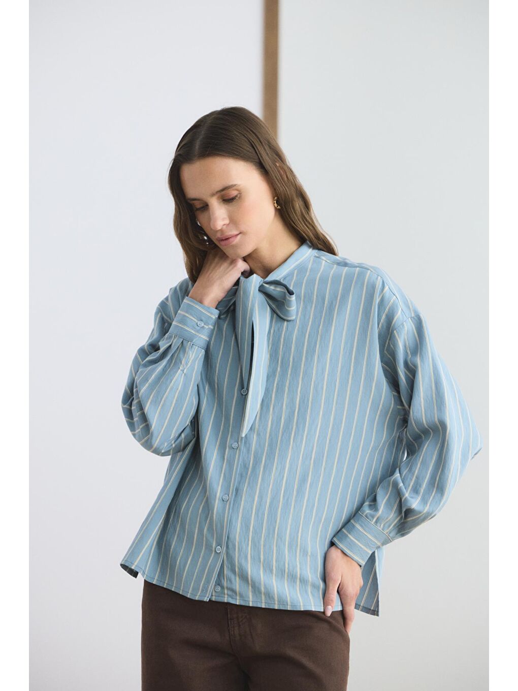 Fularlı Çizgili Gömlek Açık  Mavi-3