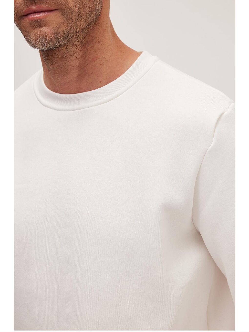 Unisex Relax Fit Rahat Kesim Pamuklu Yumuşak Dokulu İçi Polarlı Beyaz Bisiklet Yaka Sweatshirt-2