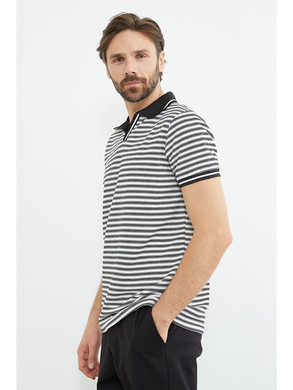 Siyah Çizgili Polo Yaka Tişört-3