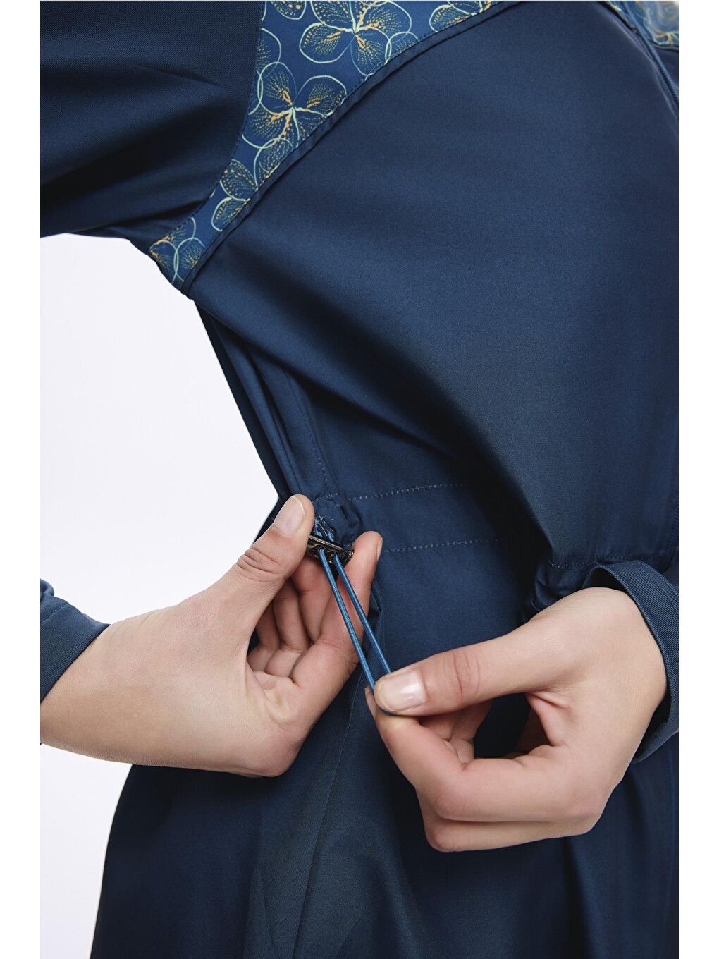 Omuz Bölgesi Desenli Petrol Mavisi 3 Parça Dokuma Tam Tesettür Mayo Takımı 2276-5