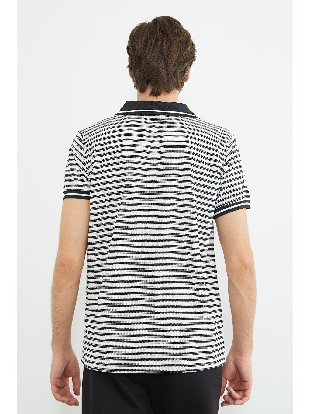 Siyah Çizgili Polo Yaka Tişört-4