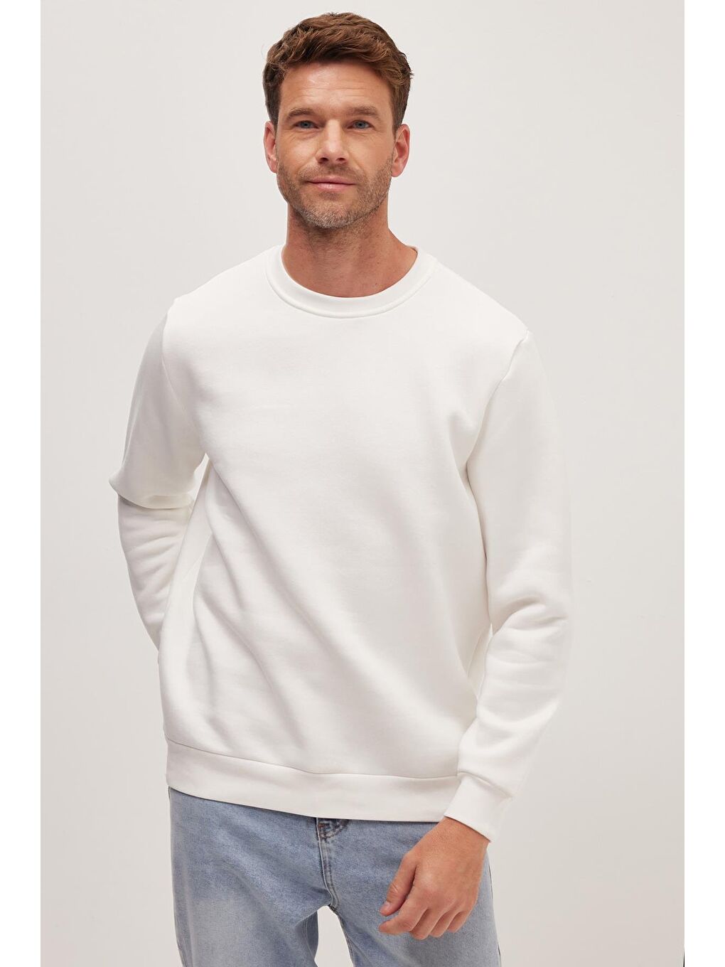 Unisex Relax Fit Rahat Kesim Pamuklu Yumuşak Dokulu İçi Polarlı Beyaz Bisiklet Yaka Sweatshirt-4