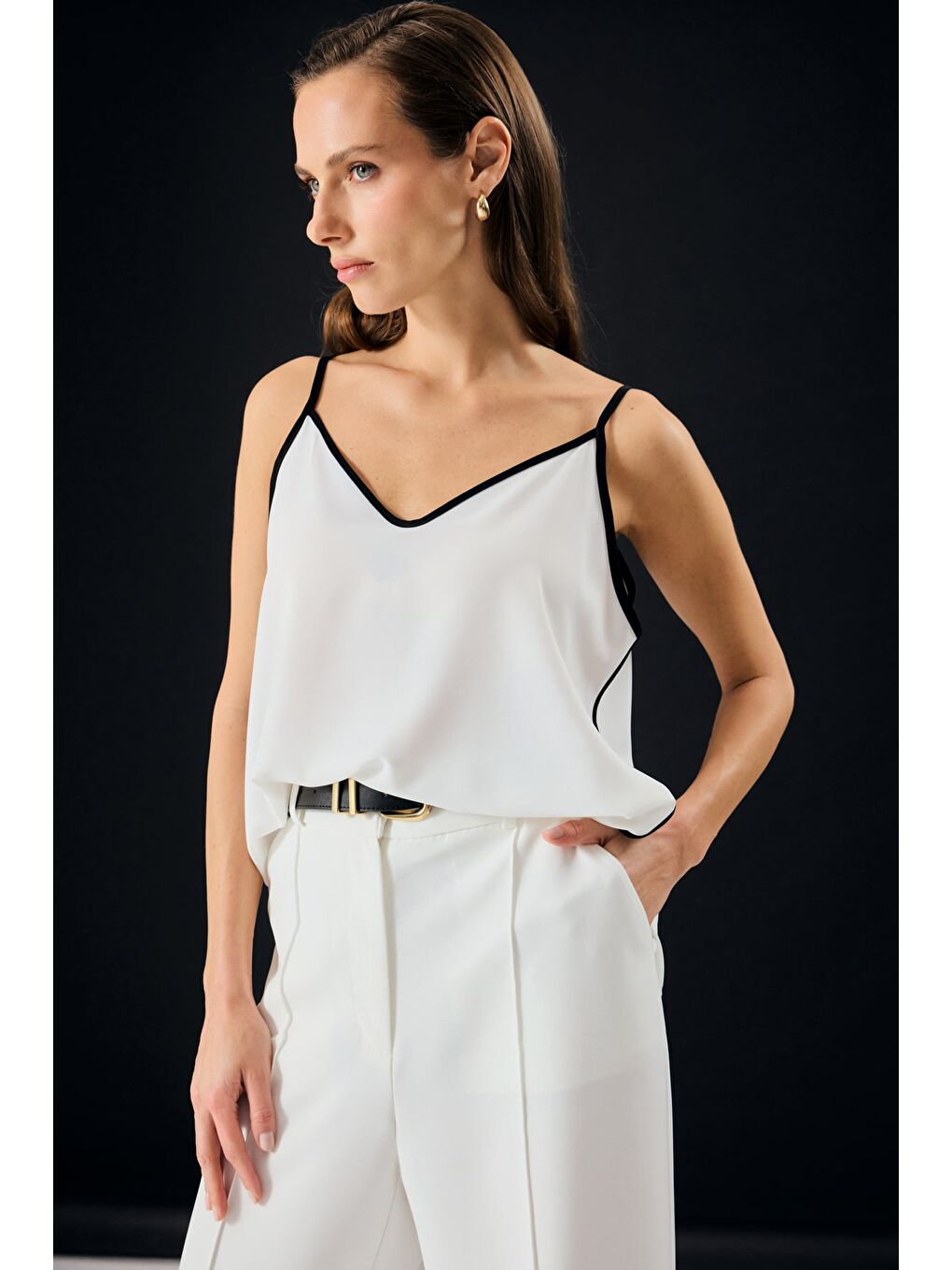 Kontrast Askılı Bluz - Ekru