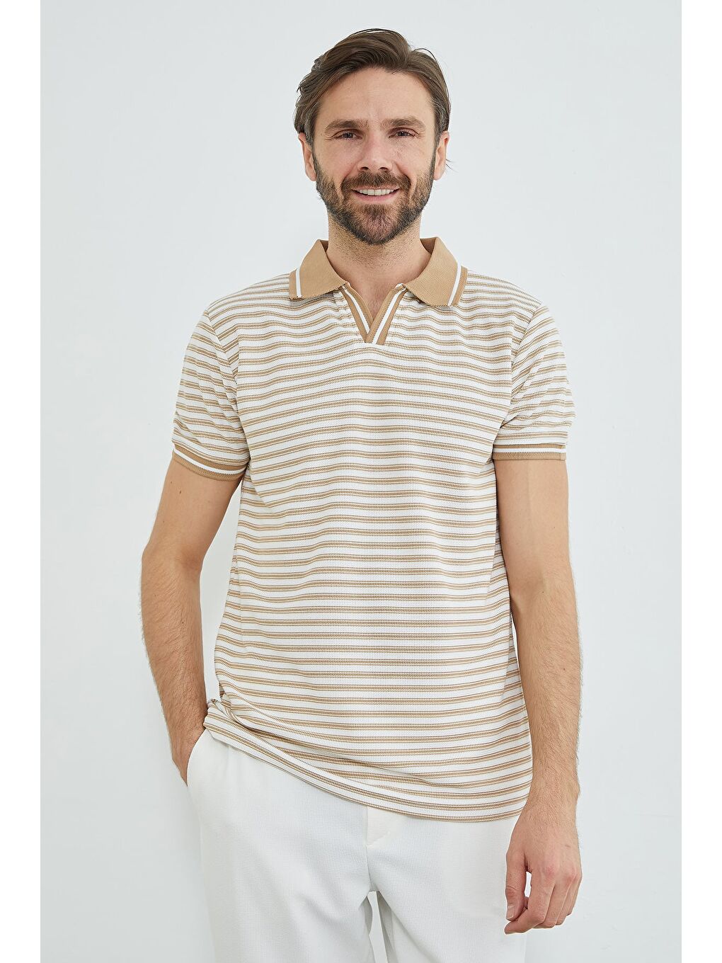 Bej Çizgili Polo Yaka Tişört