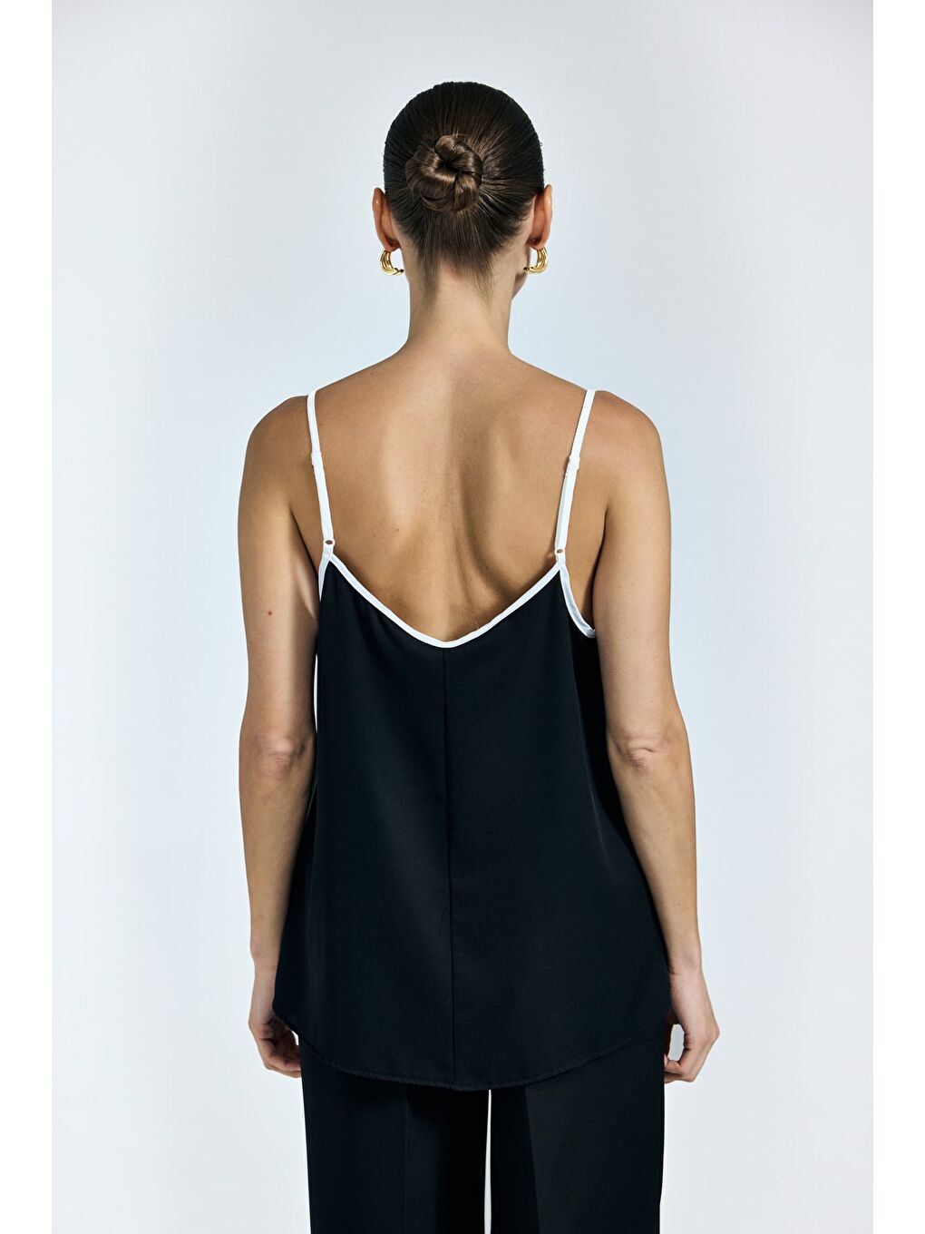 Kontrast Askılı Bluz - Siyah-6