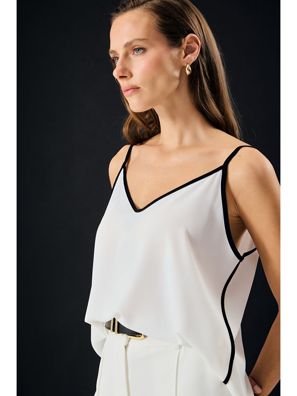 Kontrast Askılı Bluz - Ekru-2