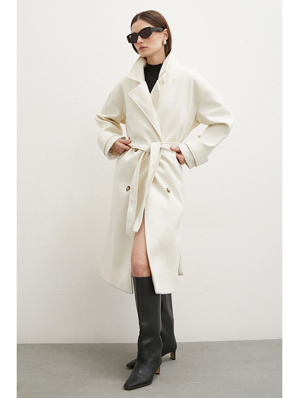 Kol Detaylı Robalı Kaşe Kaban Ekru