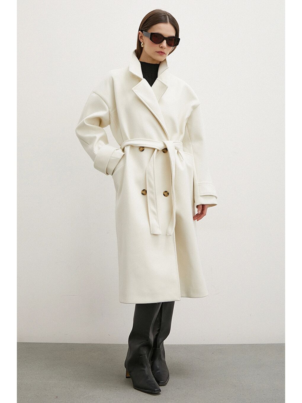 Kol Detaylı Robalı Kaşe Kaban Ekru-2