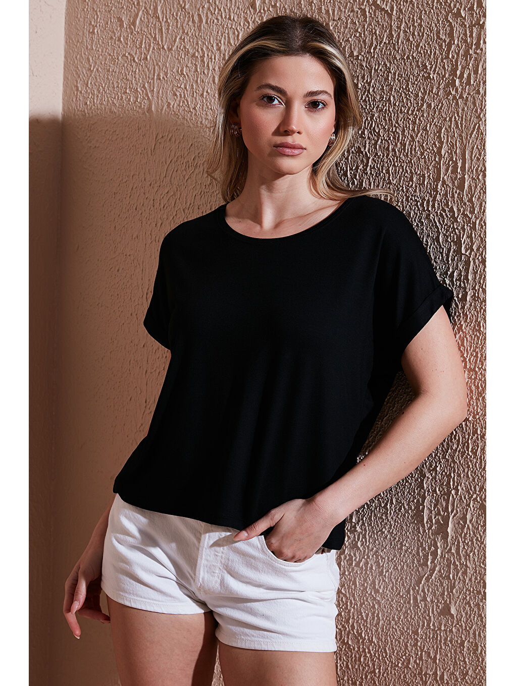 Siyah Comfort Fit Bisiklet Yaka Bluz 25Y0519K1