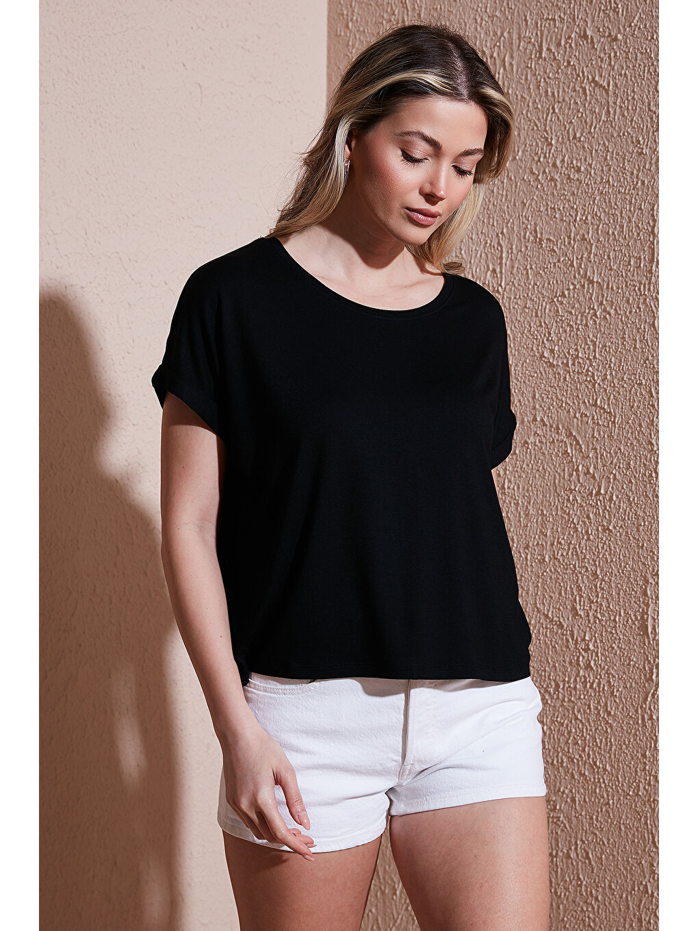 Siyah Comfort Fit Bisiklet Yaka Bluz 25Y0519K1-1