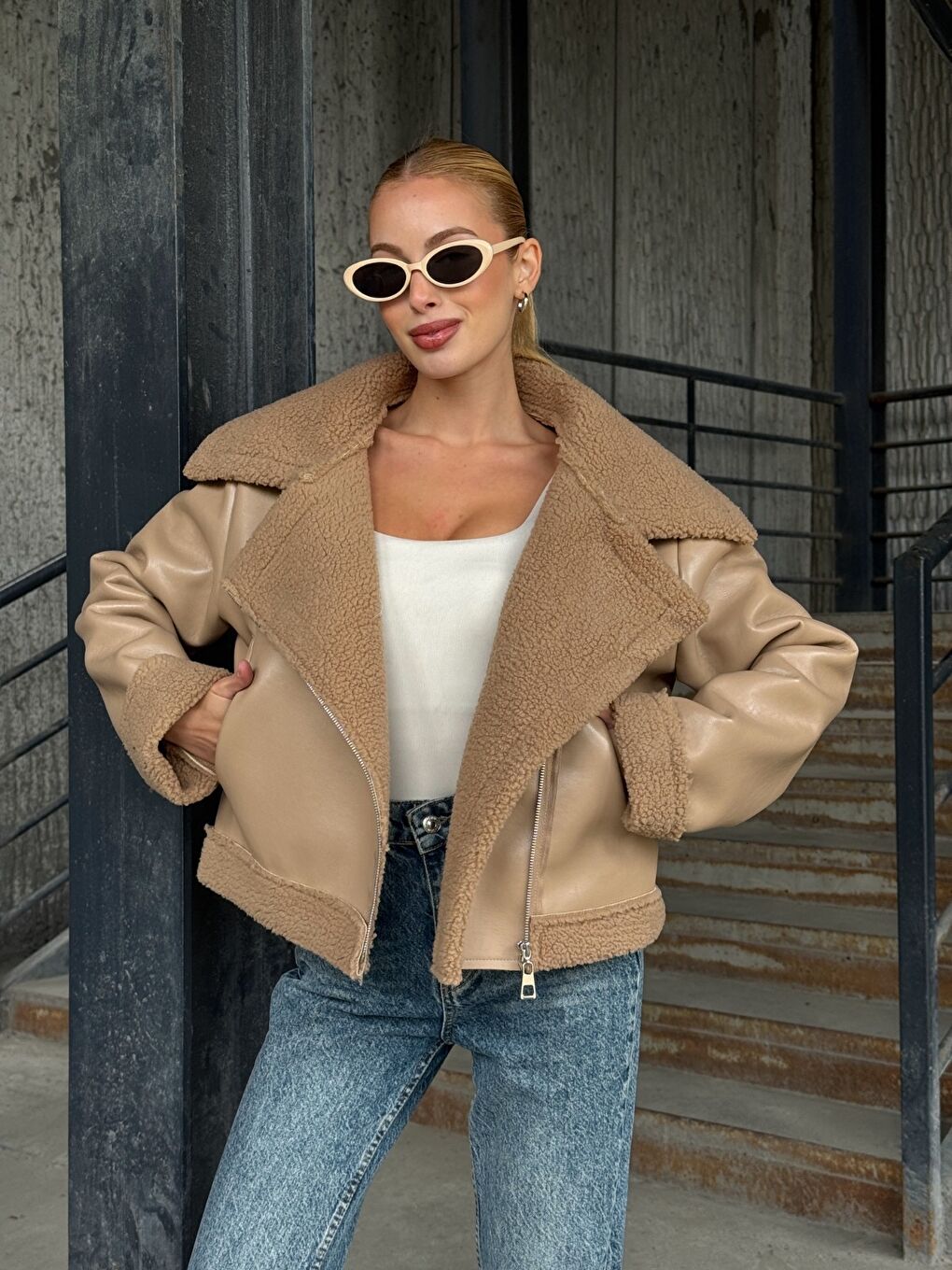 Fermuar Detaylı İçi Kürklü Suni Deri Ceket Bej-2