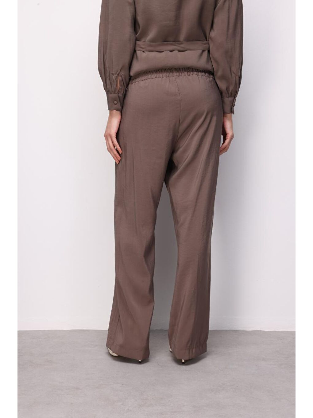 Modal Dokulu Lastikli Kahverengi Rahat Pantolon-1