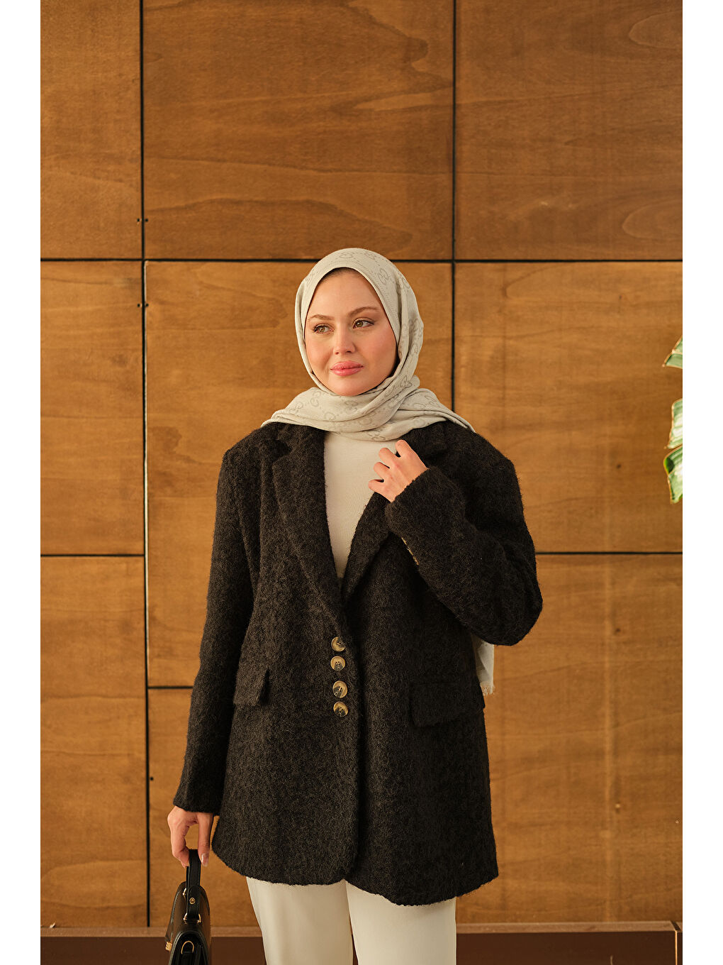 Kadın Düğme Detay Kırçıllı Ceket Siyah