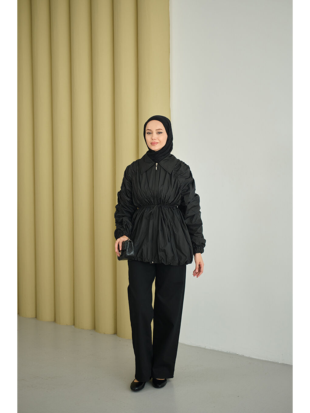 Kadın Büzgü Detay Paraşüt Ceket Siyah-1