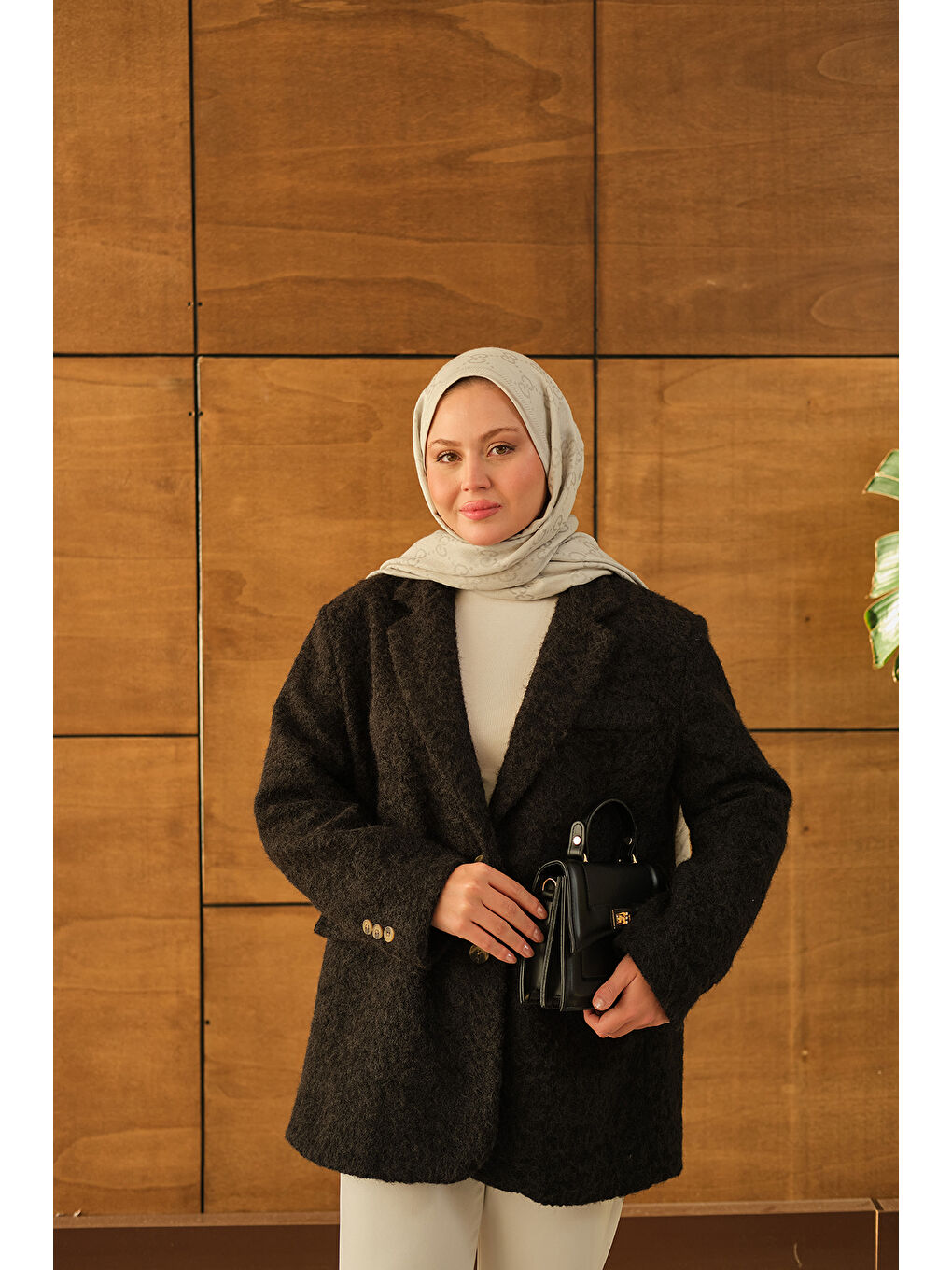 Kadın Düğme Detay Kırçıllı Ceket Siyah-1