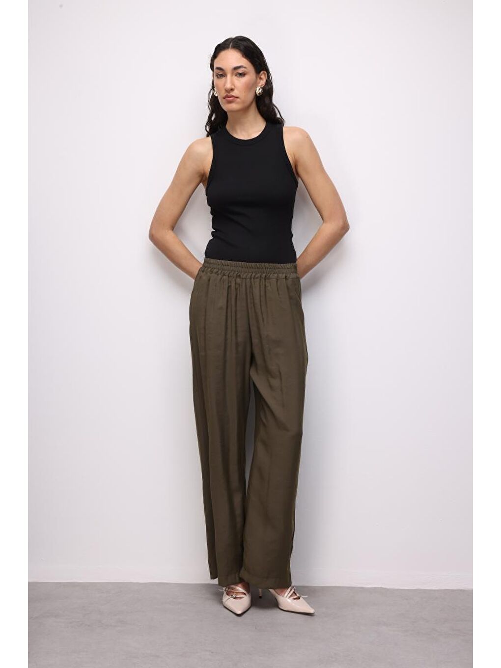 Hakı Modal Dokulu Lastikli Haki Rahat Pantolon