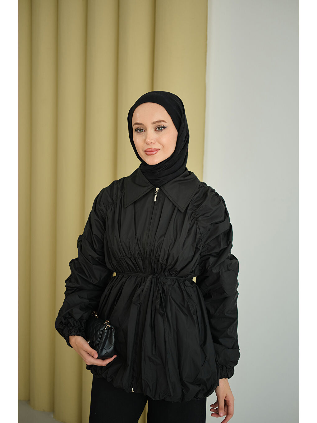 Kadın Büzgü Detay Paraşüt Ceket Siyah-3