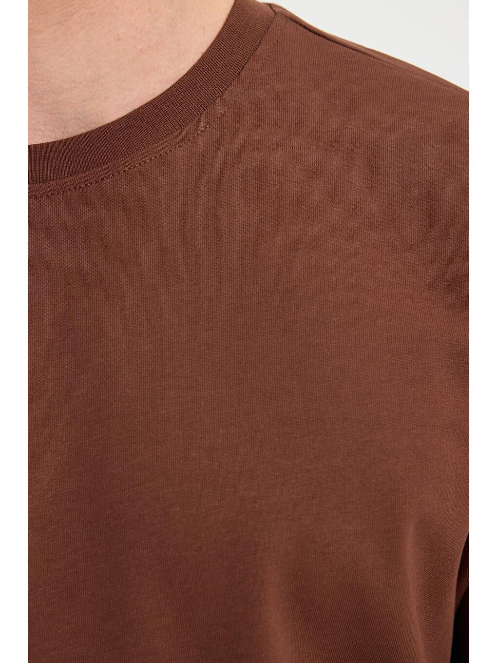 Erkek Relax Fit Rahat Kesim %100 Pamuk 2 İplik Bisiklet Yaka Kahverengi Sweatshirt-2