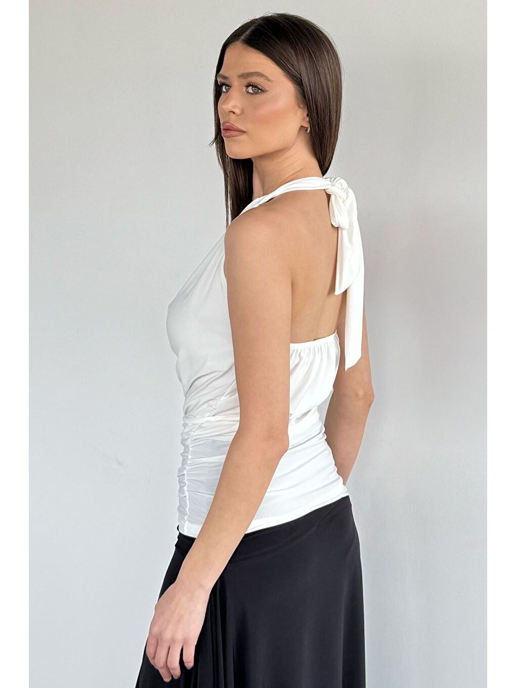 Ekru Degaje Yaka Yan Büzgülü Dekolteli Bluz-3