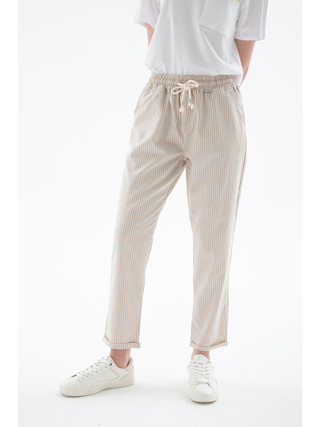 Bej Comfort Fit Lastikli Çizgili Pantolon 25Y0344K1-1