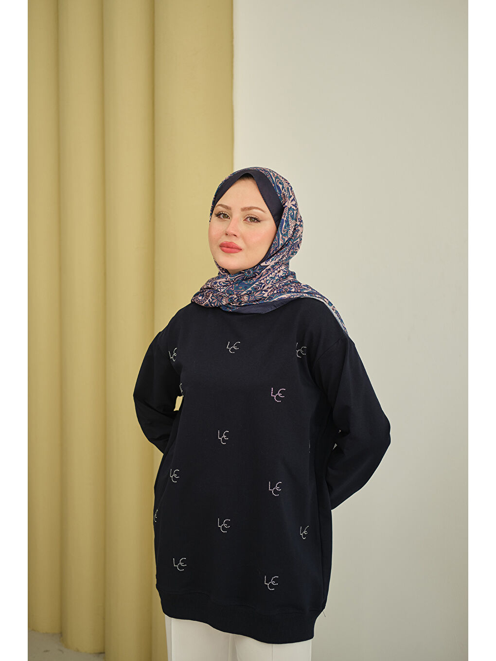 Kadın LCC Taş Detay Bisiket Yaka Sweat Lacivert-4