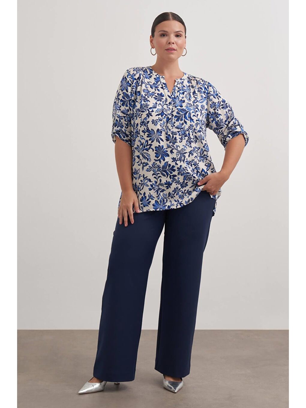 Mavi Viskon Kıvrık Kollu Bluz-1