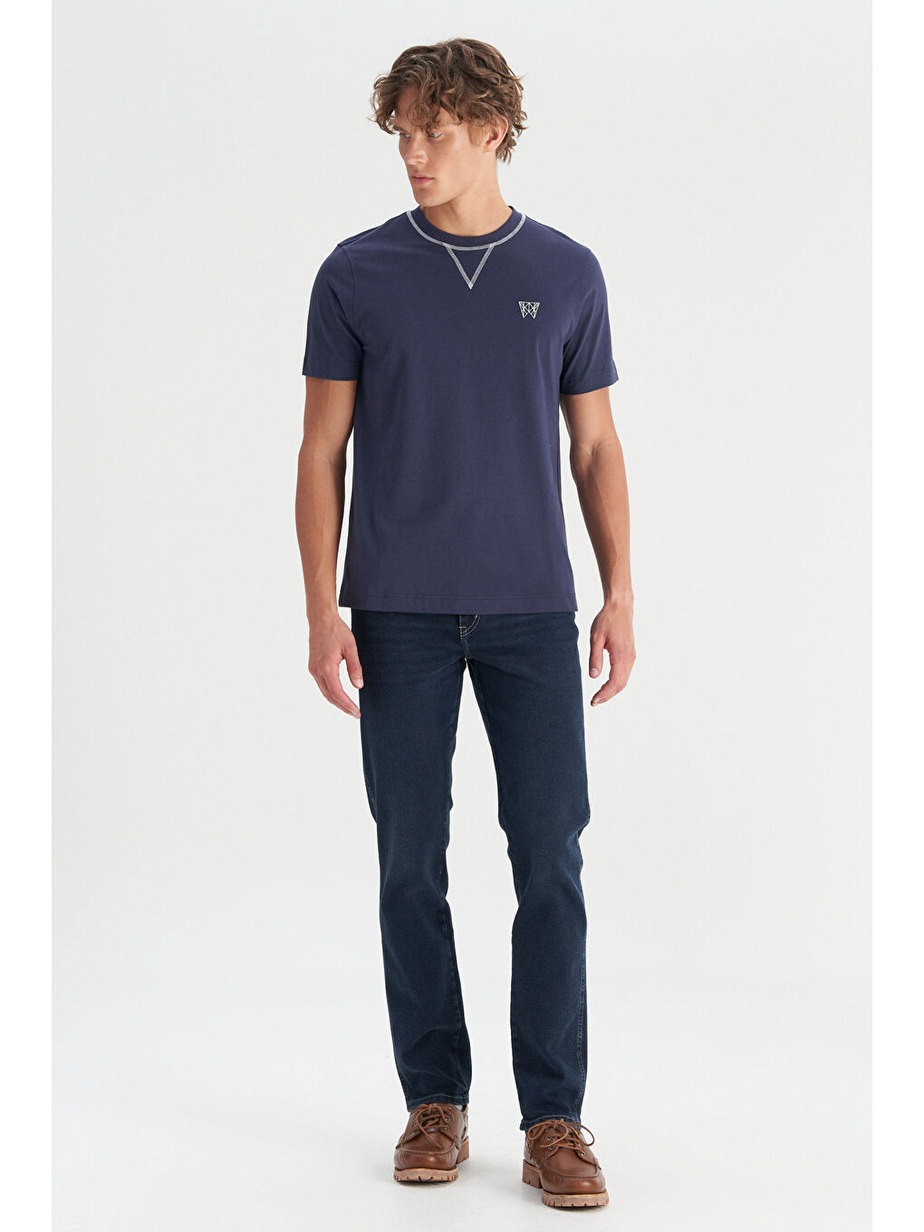 Lacivert %100 Pamuk Regular Fit Normal Kesim Bisiklet Yaka Logo Detaylı Tişört-1