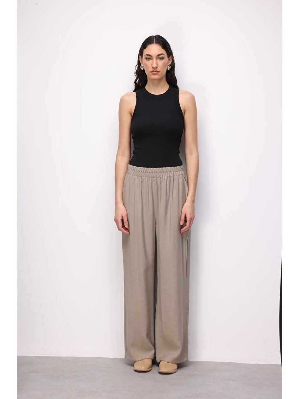 Modal Dokulu Lastikli Bej Rengi Rahat Pantolon