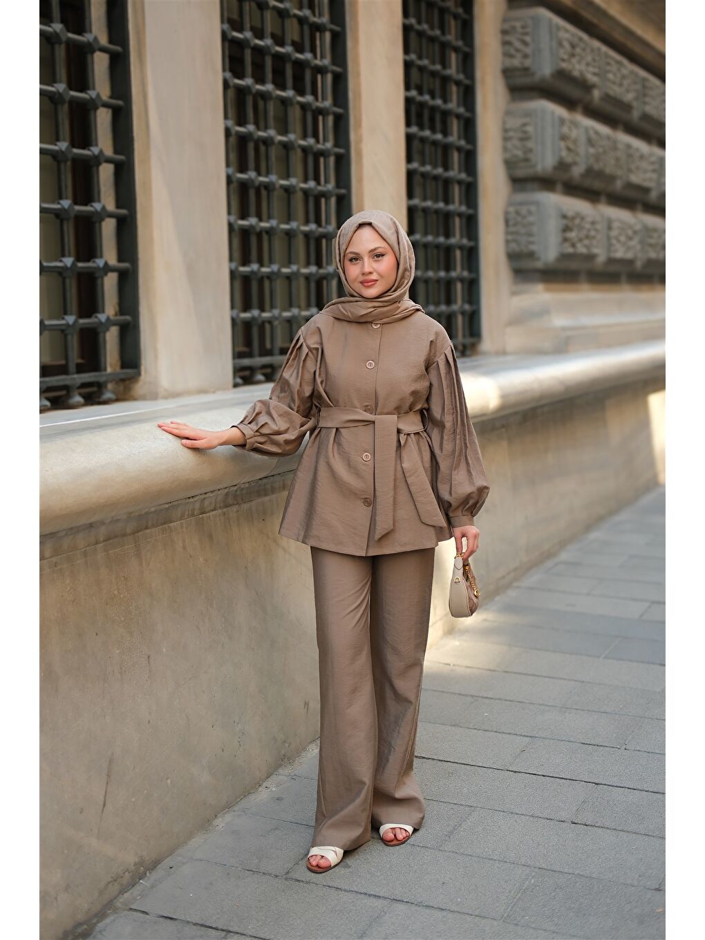 Kahverengi Kadın Pile Detaylı Kuşaklı İkili Takım Sütlü Kahve