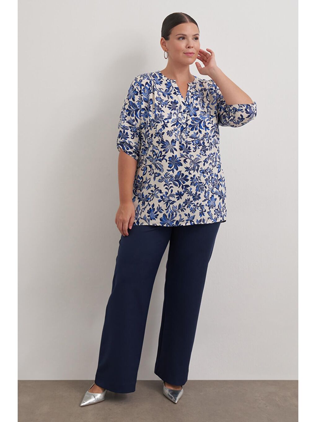 Mavi Viskon Kıvrık Kollu Bluz-2