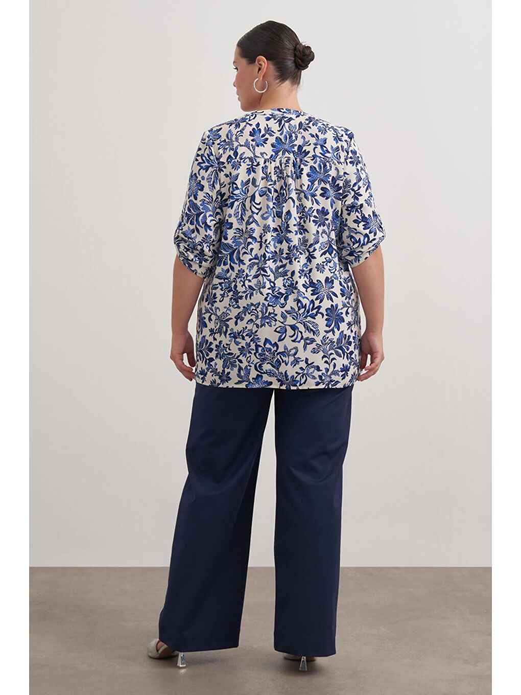 Mavi Viskon Kıvrık Kollu Bluz-5