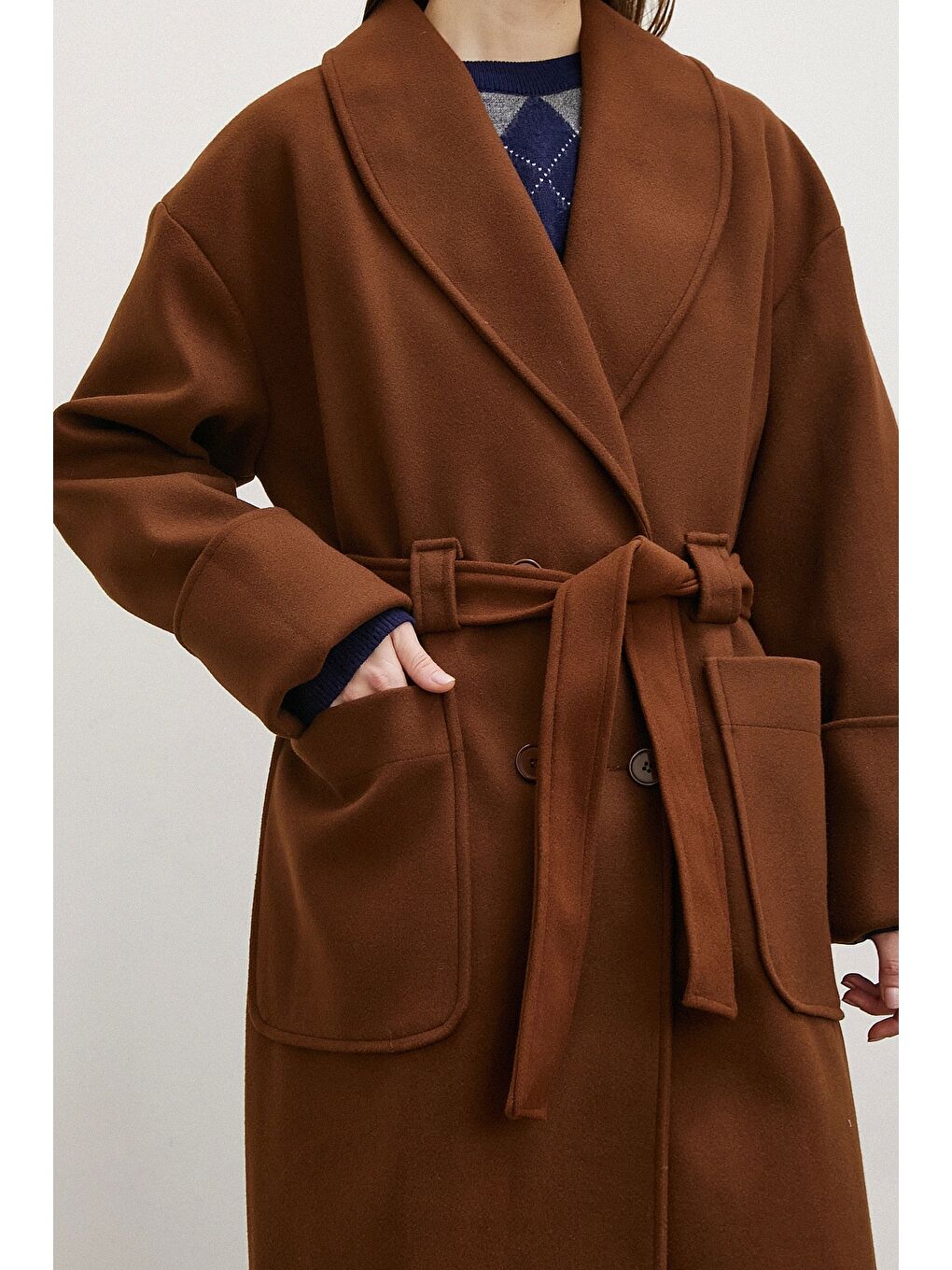 Karışık Kuşaklı Şal Yaka Kaban Kahve-4