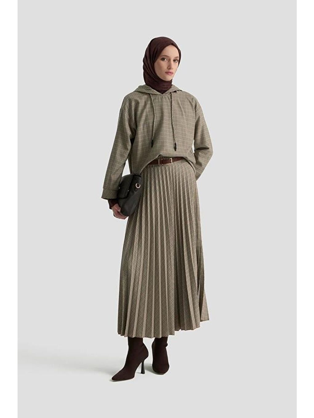 Kahverengi Kapüşonlu Desenli Takım Camel