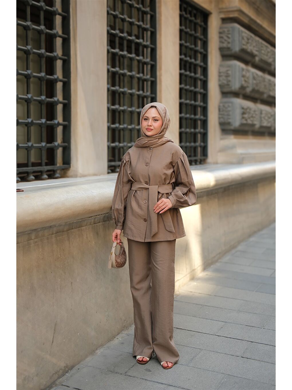 Kahverengi Kadın Pile Detaylı Kuşaklı İkili Takım Sütlü Kahve-3