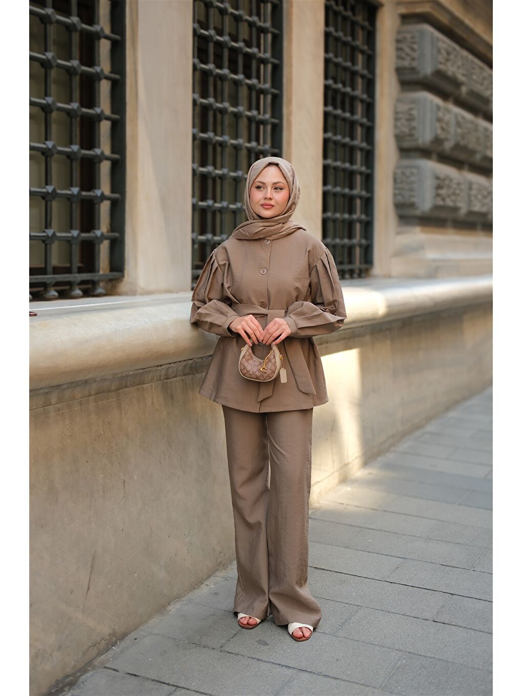 Kahverengi Kadın Pile Detaylı Kuşaklı İkili Takım Sütlü Kahve-4