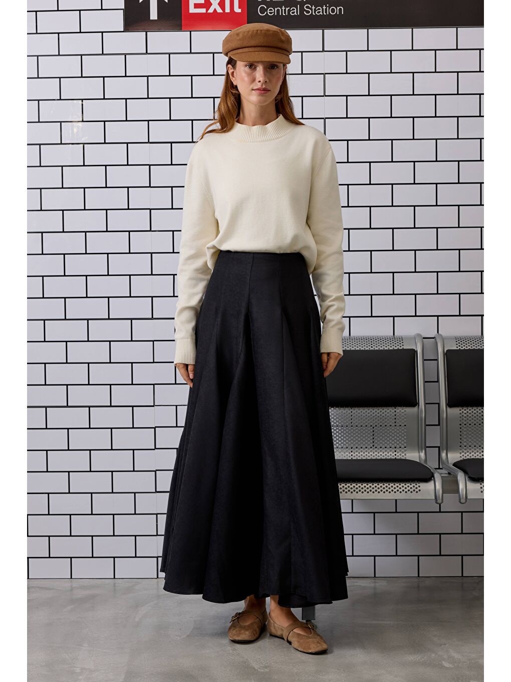 Volanlı Süet Etek Siyah-2