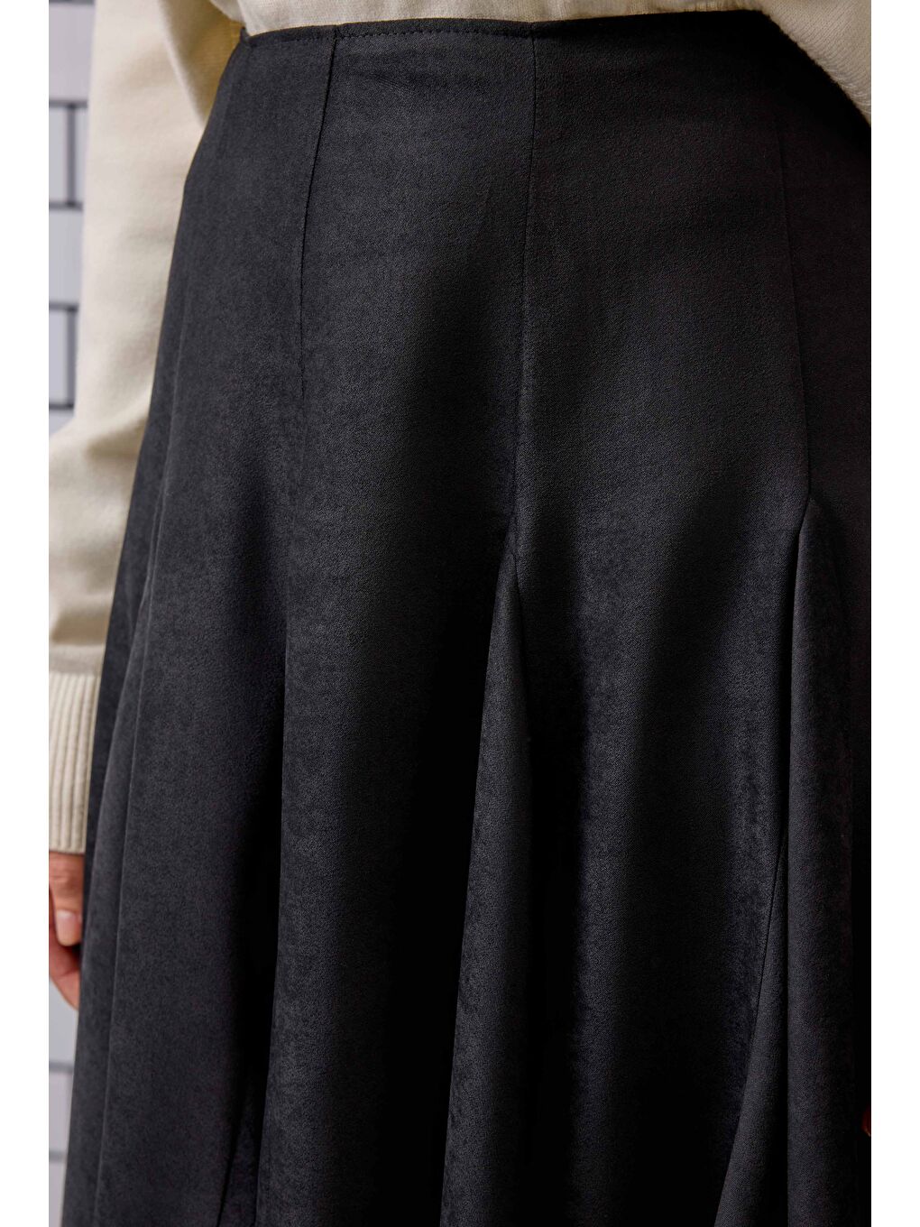 Volanlı Süet Etek Siyah-4