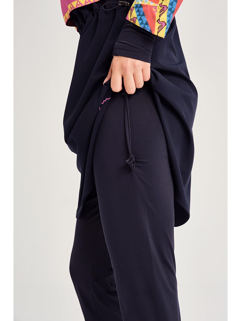 Anadolu Koleksiyonu Desenli Jileli Lacivert 5 Parça Tam Tesettür Mayo Takımı 3078-5