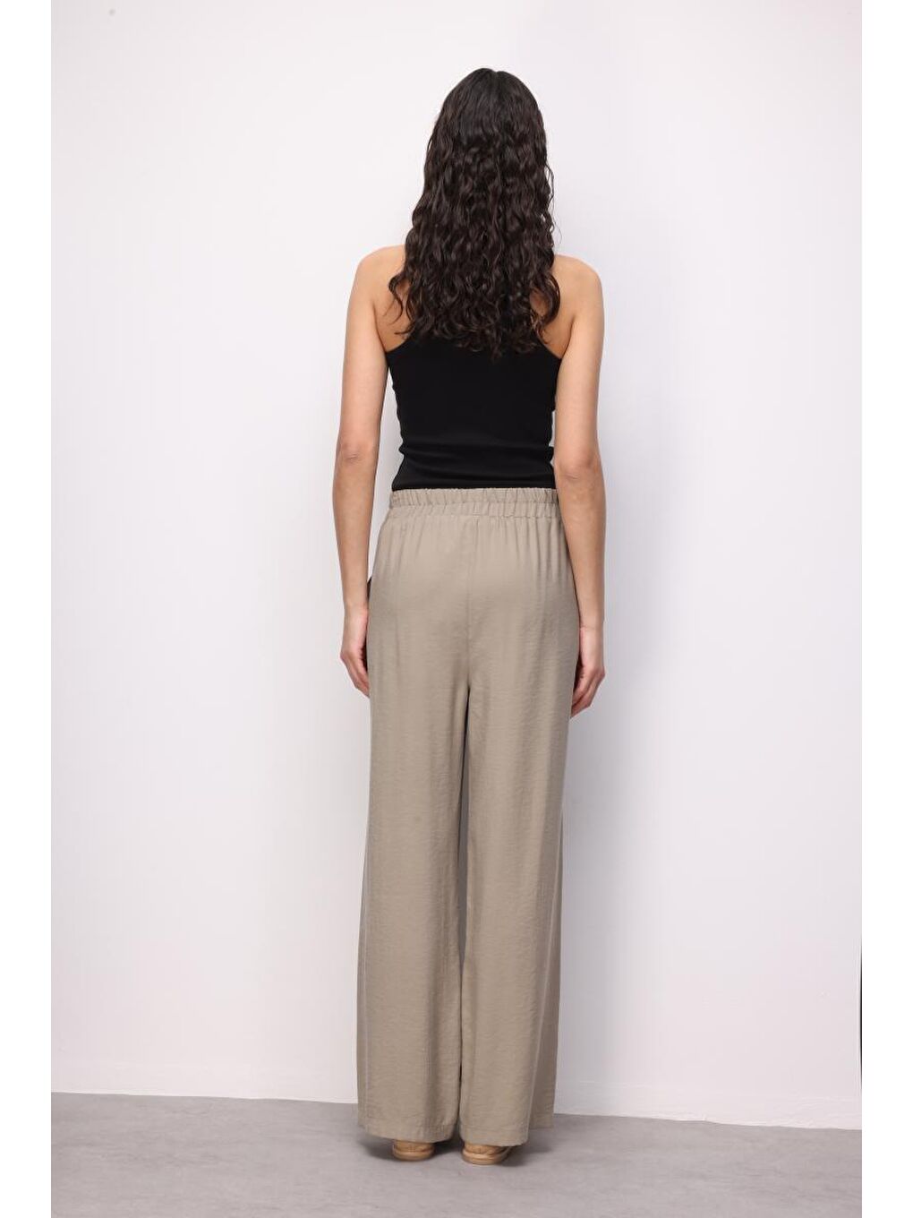Modal Dokulu Lastikli Bej Rengi Rahat Pantolon-4
