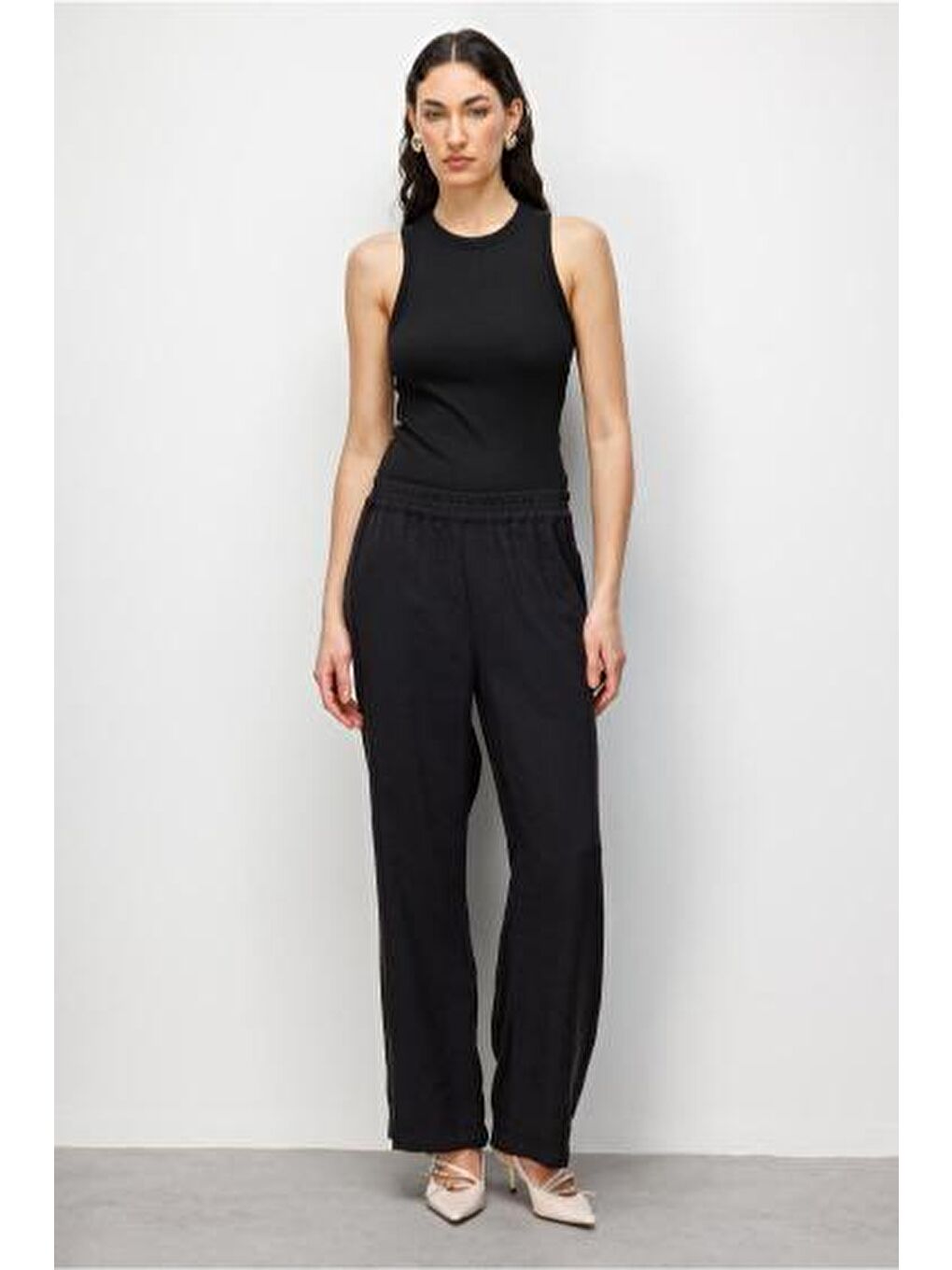 Modal Dokulu Lastikli Siyah Rahat Pantolon