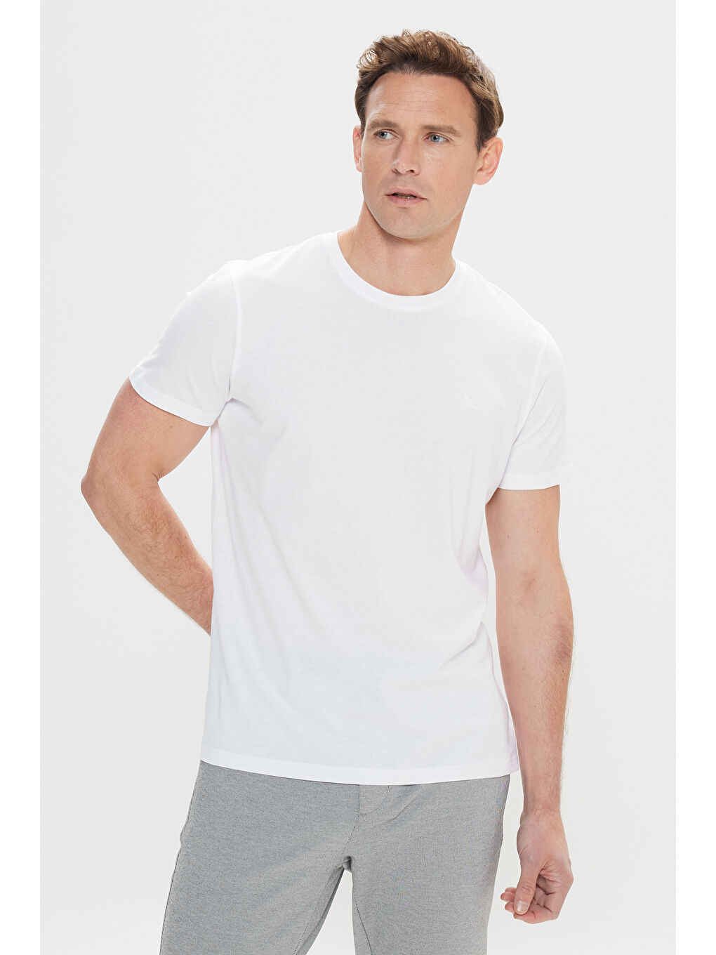 Erkek Beyaz Slim Fit Dar Kesim Bisiklet Yaka Pamuklu Tişört-2