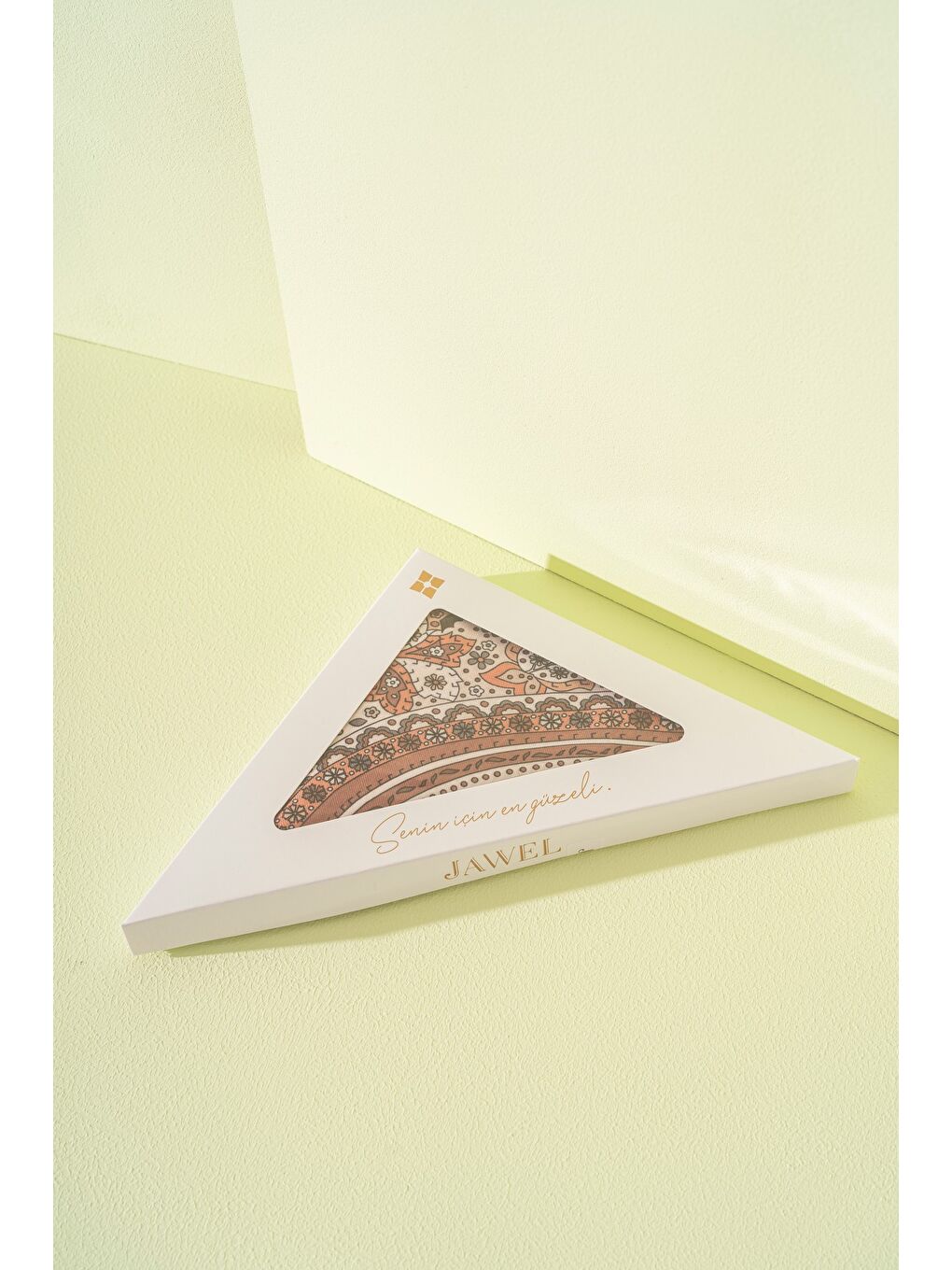 Kahverengi Kadın Etnik Desen Soft Alinda Şal-2