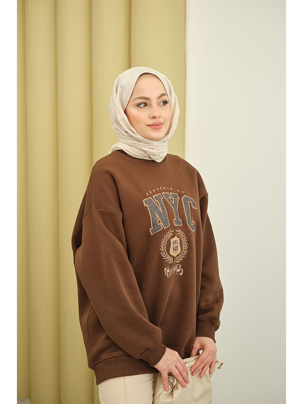 Kadın NYC Baskılı Sweat Kahverengi-2