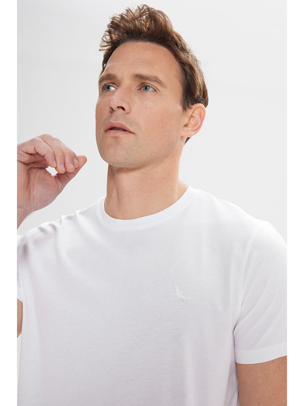 Erkek Beyaz Slim Fit Dar Kesim Bisiklet Yaka Pamuklu Tişört-3
