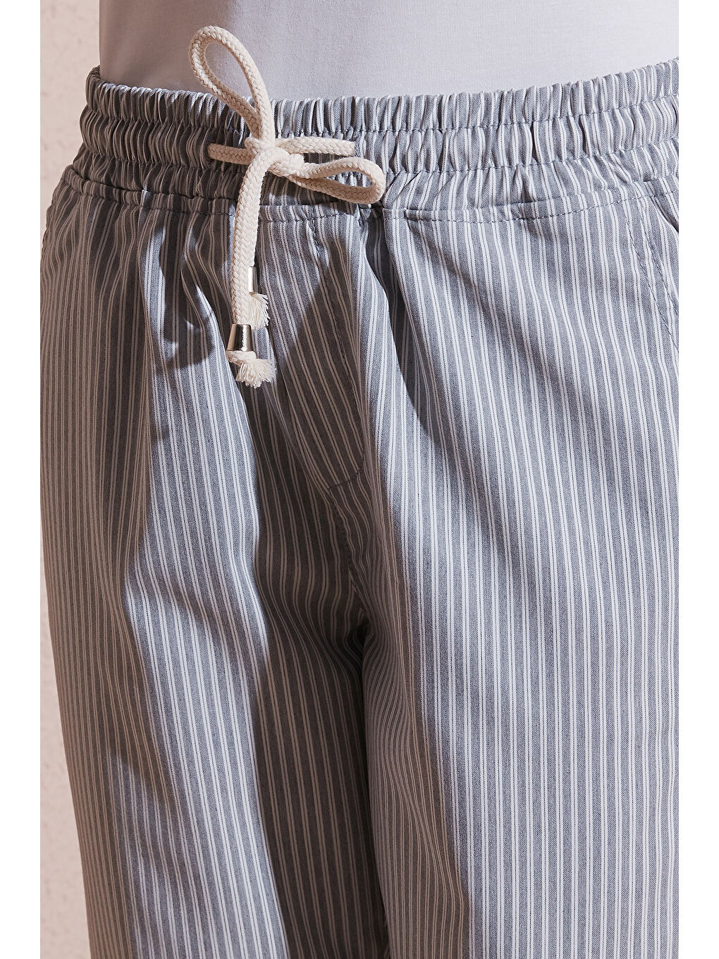 Gri Comfort Fit Lastikli Çizgili Pantolon 25Y0344K1-5