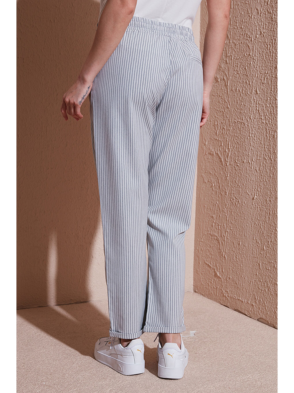 Gri Comfort Fit Lastikli Çizgili Pantolon 25Y0344K1-6