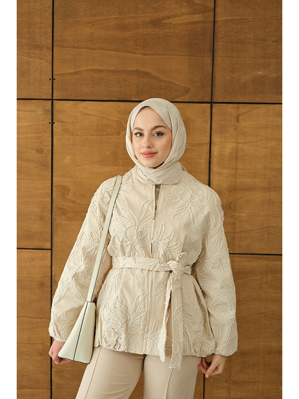 Kadın Gabardin Nakışlı Bomber Ceket Ekru